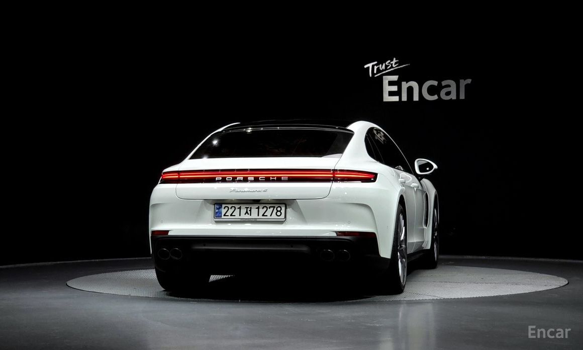  Porsche Panamera