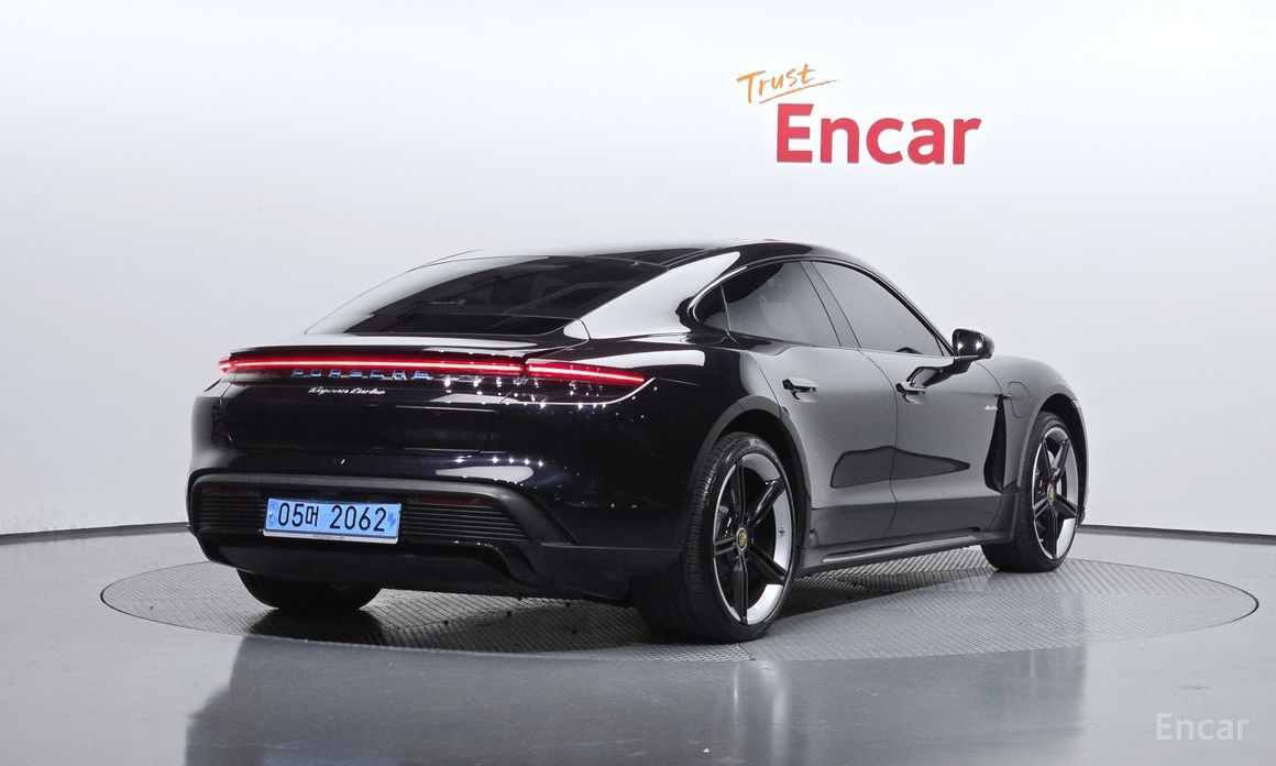  Porsche Taycan