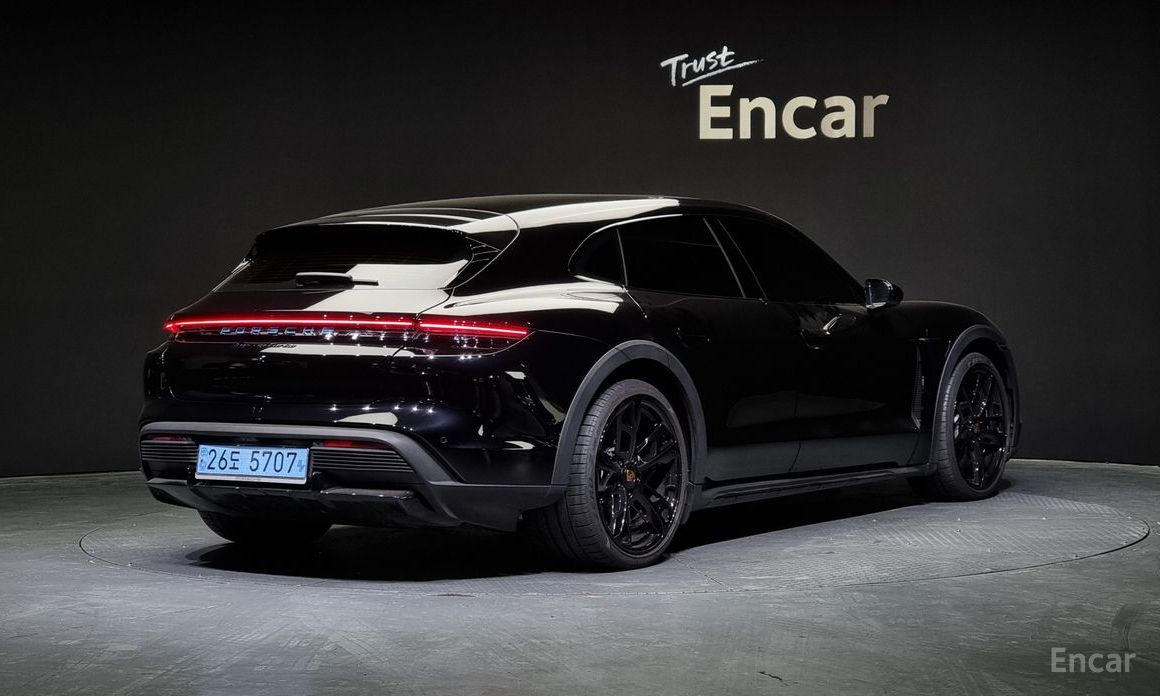  Porsche Taycan