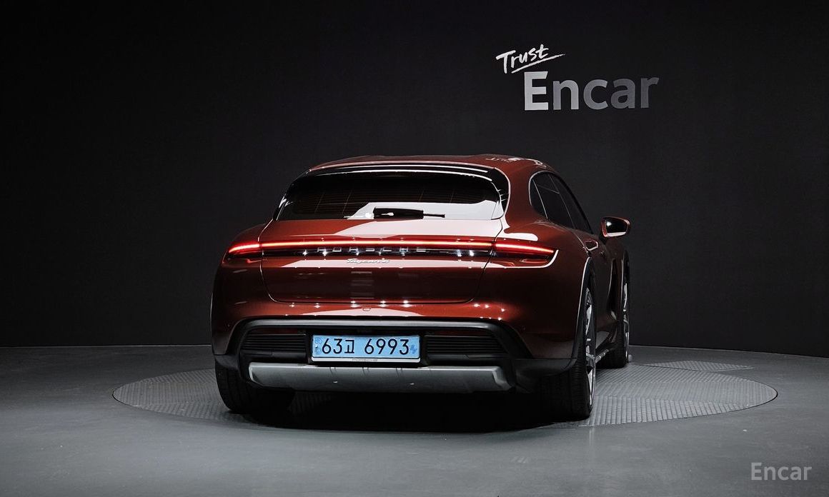  Porsche Taycan