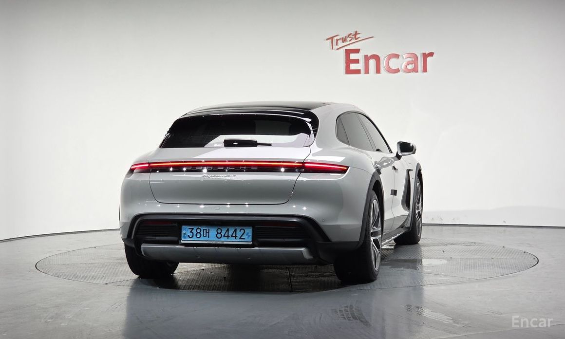  Porsche Taycan