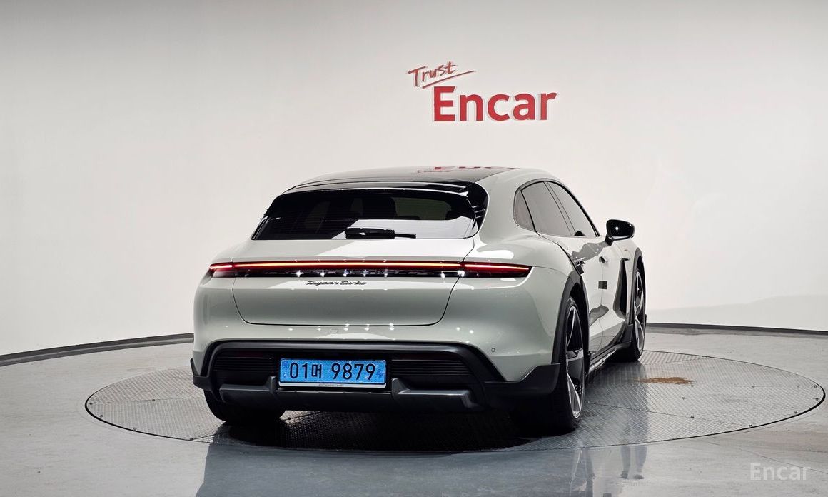  Porsche Taycan