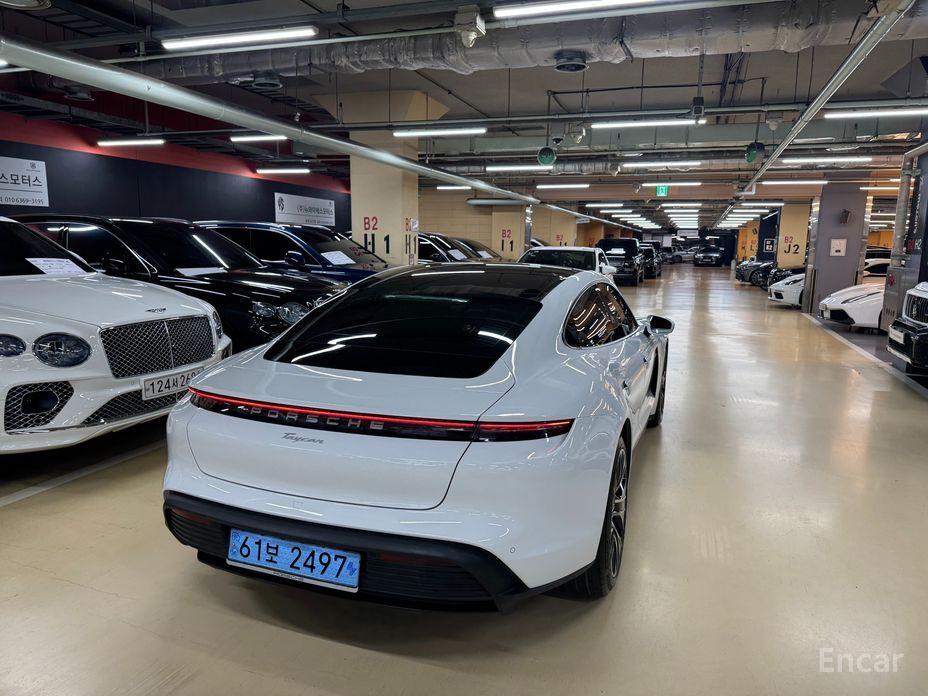  Porsche Taycan
