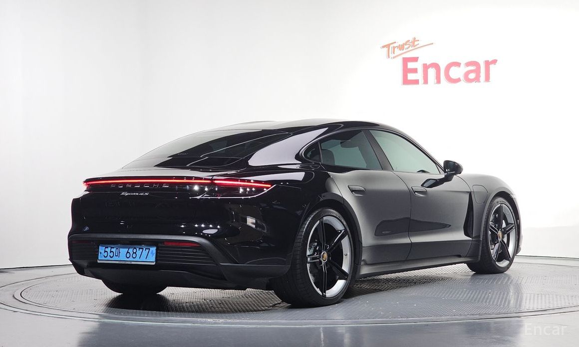  Porsche Taycan