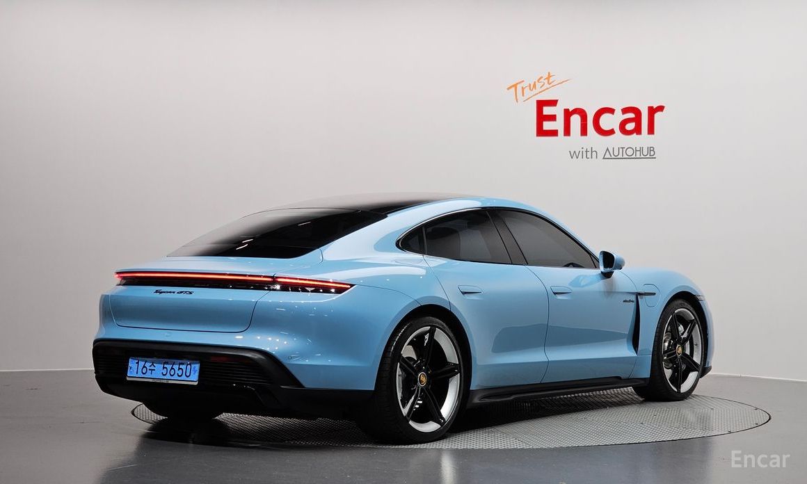  Porsche Taycan