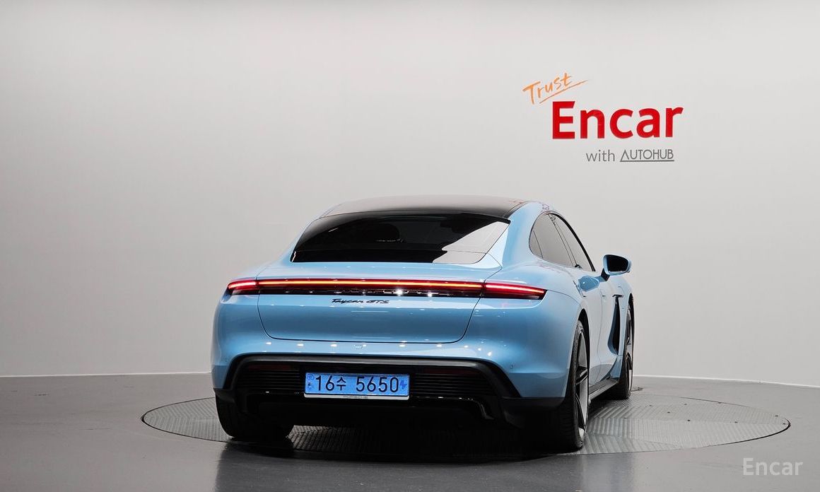  Porsche Taycan