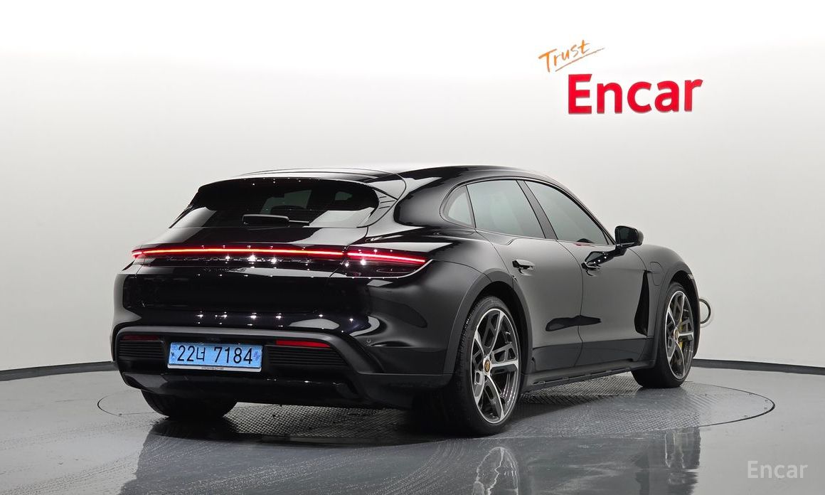  Porsche Taycan