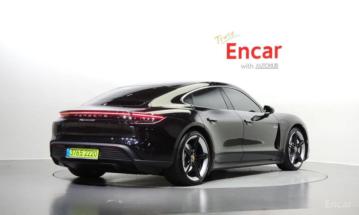  Porsche Taycan