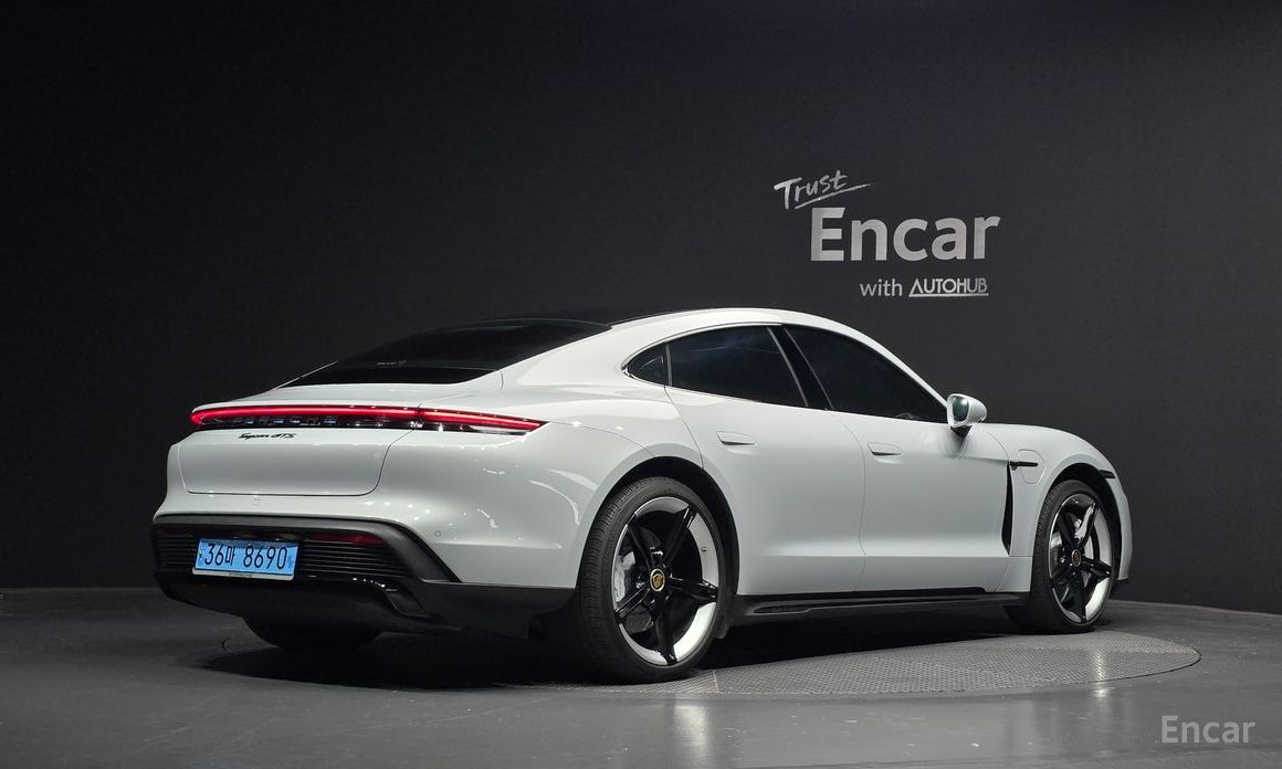  Porsche Taycan