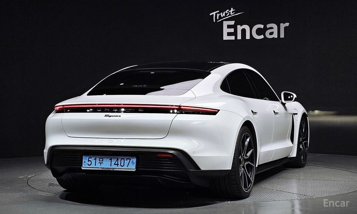  Porsche Taycan