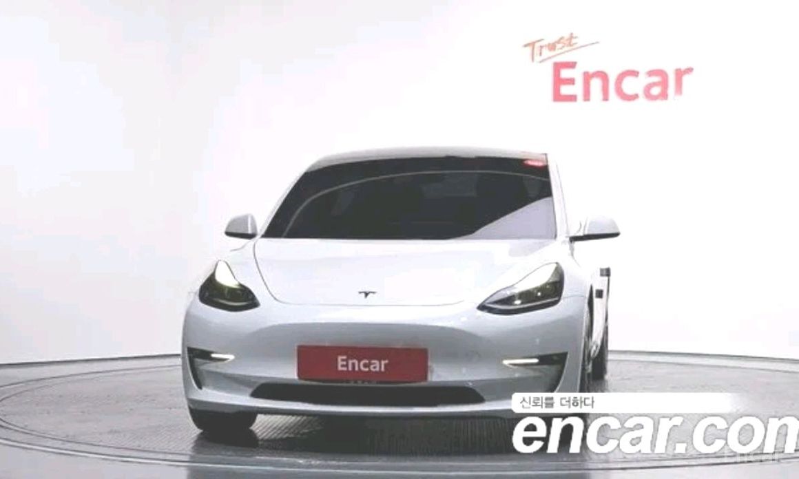  Tesla Model 3
