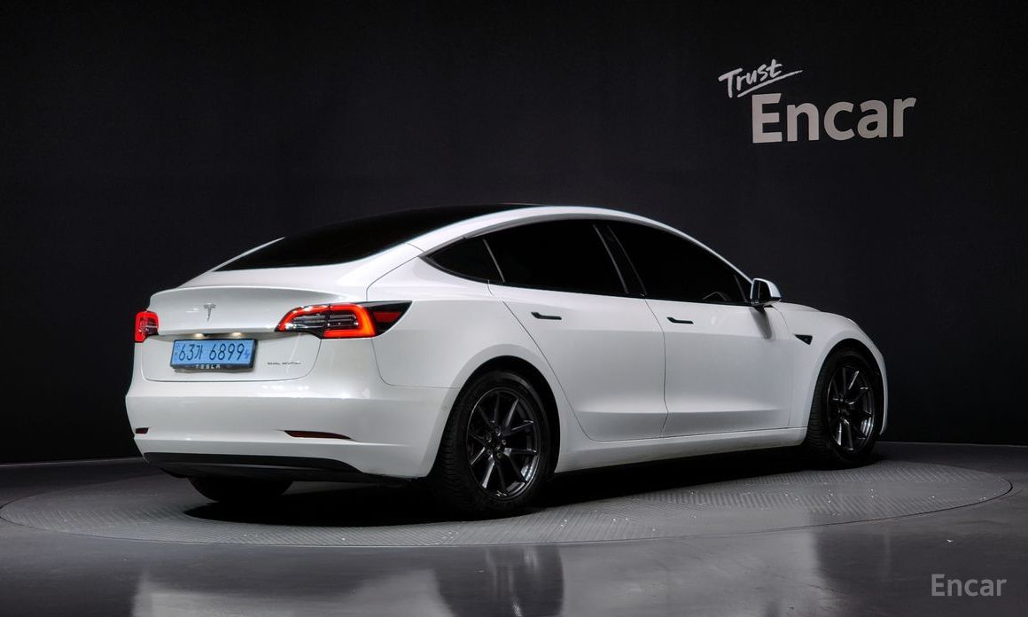  Tesla Model 3