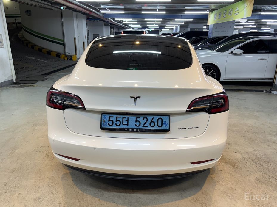  Tesla Model 3
