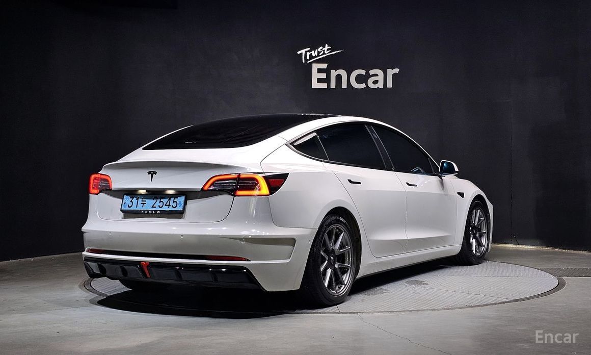  Tesla Model 3