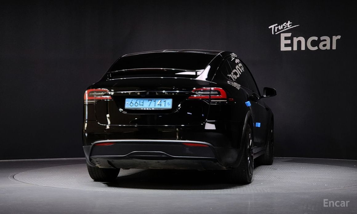  Tesla Model X