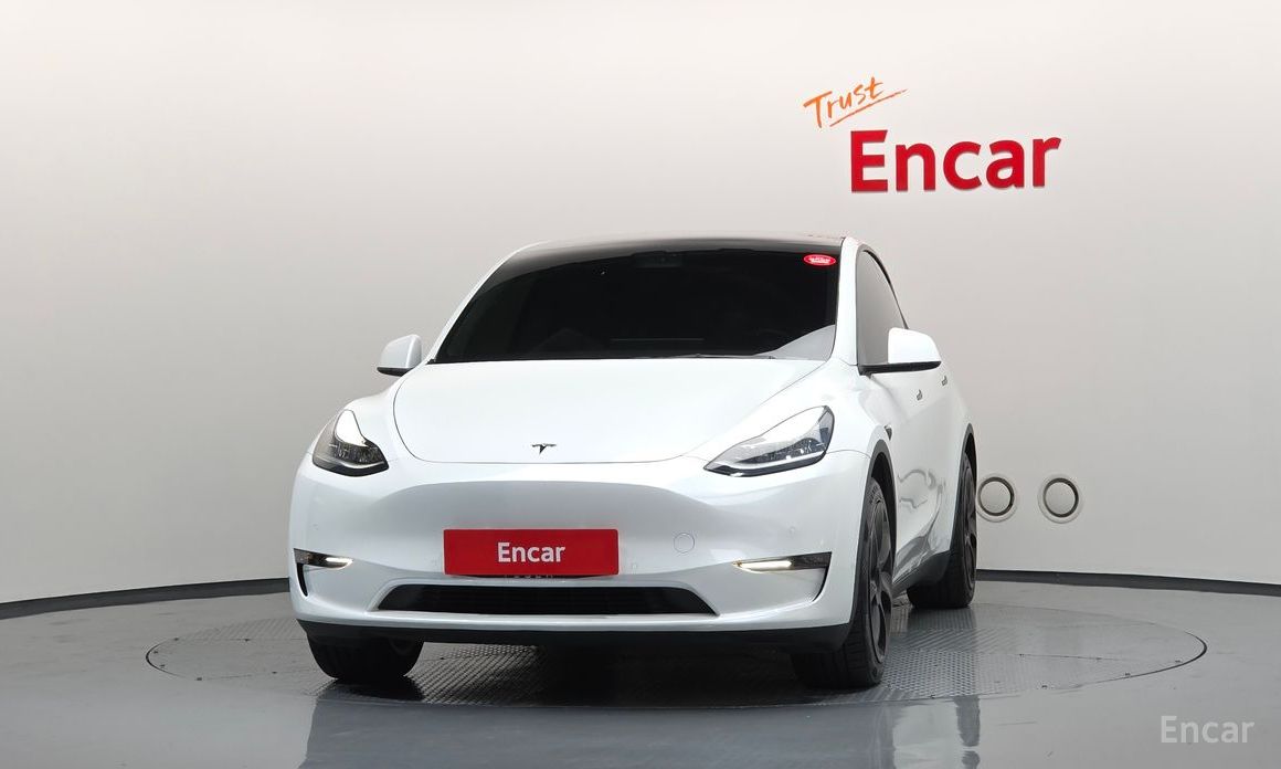  Tesla Model Y