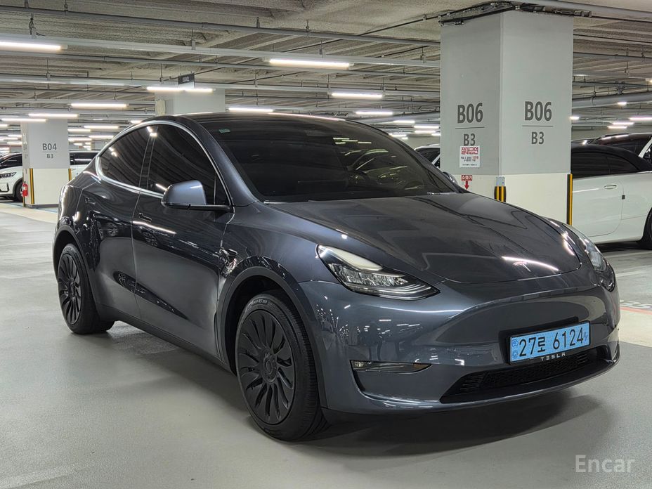  Tesla Model Y