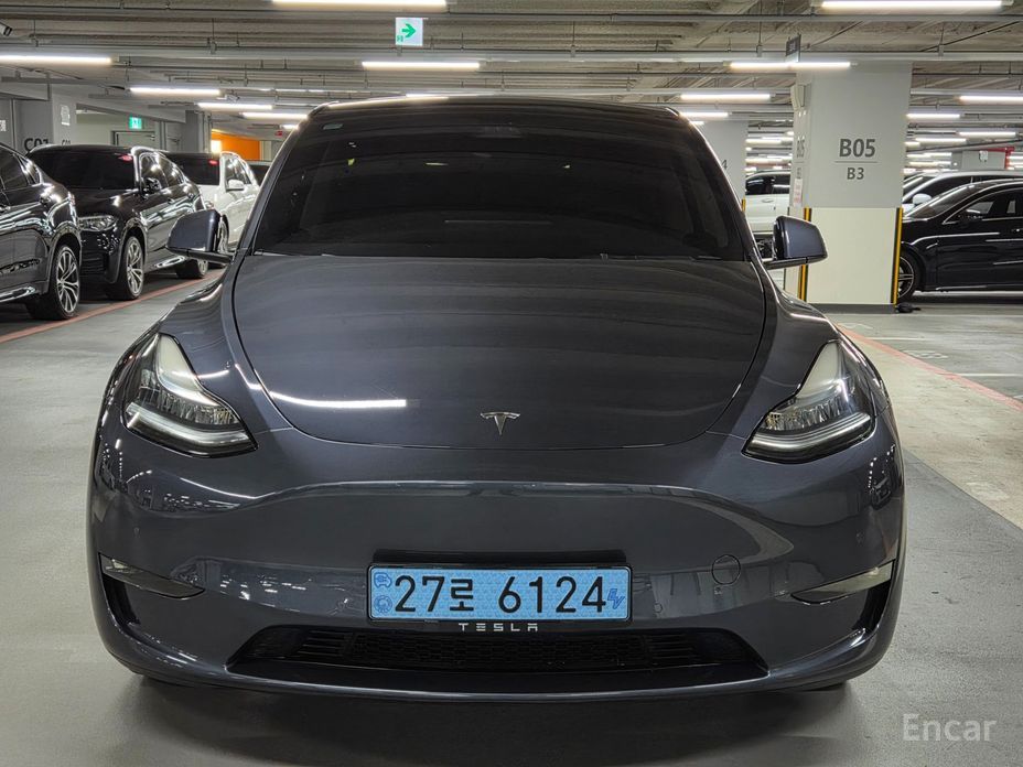  Tesla Model Y