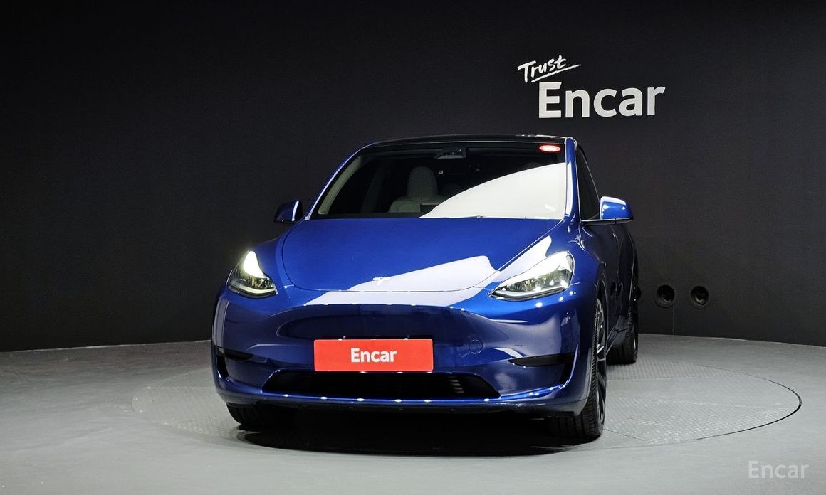  Tesla Model Y