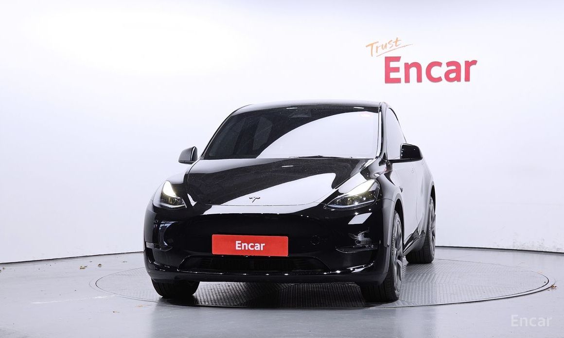  Tesla Model Y