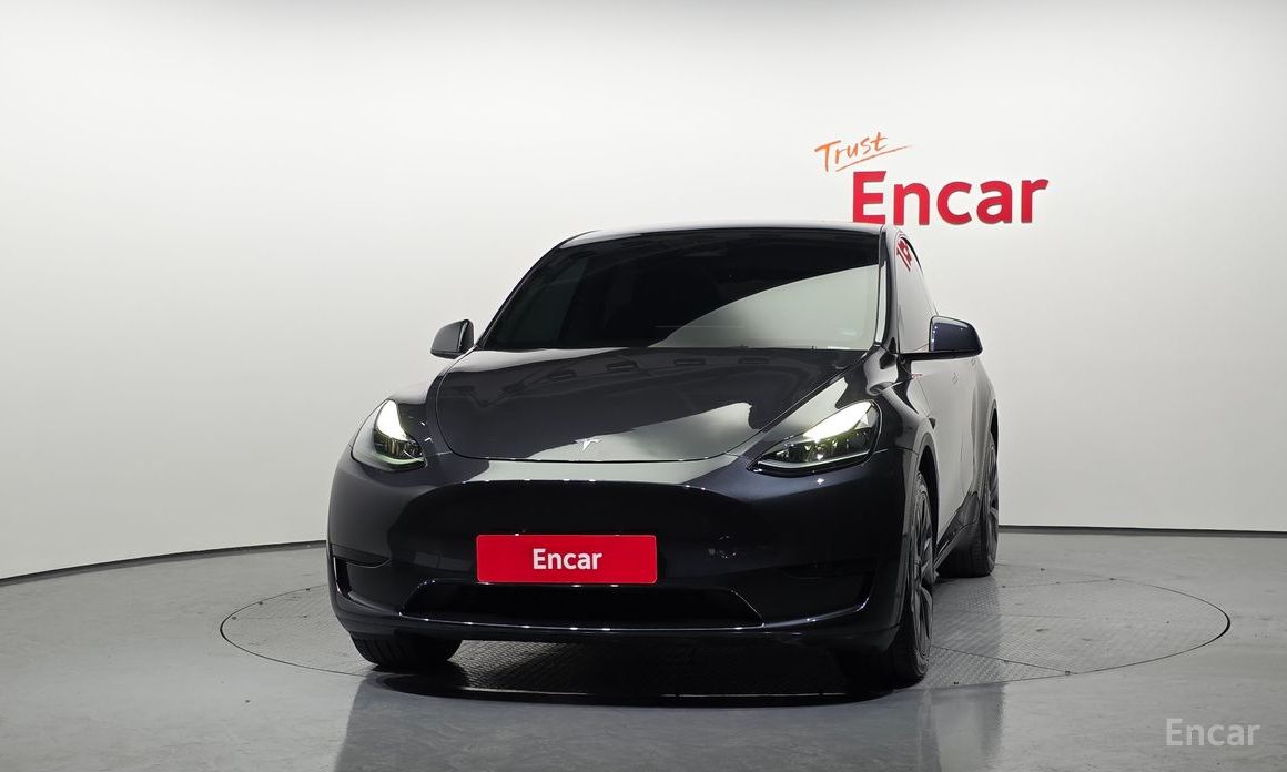  Tesla Model Y