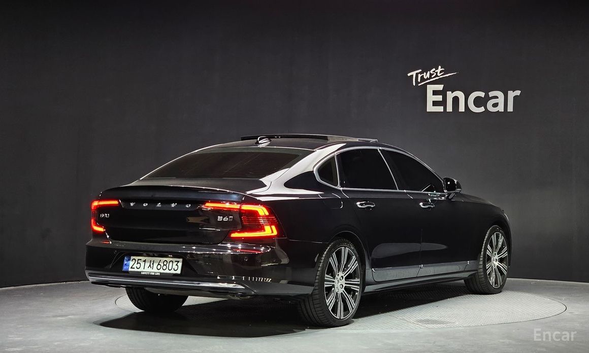  Volvo S90
