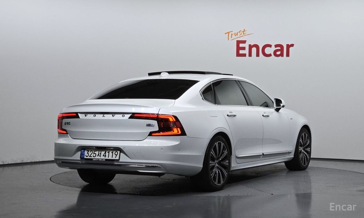  Volvo S90