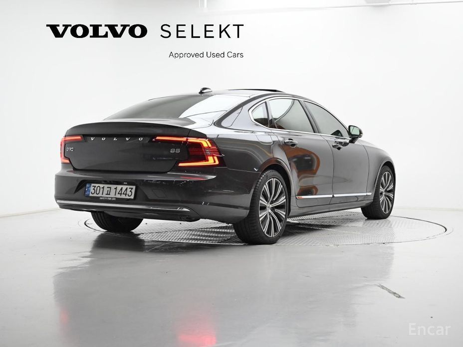  Volvo S90
