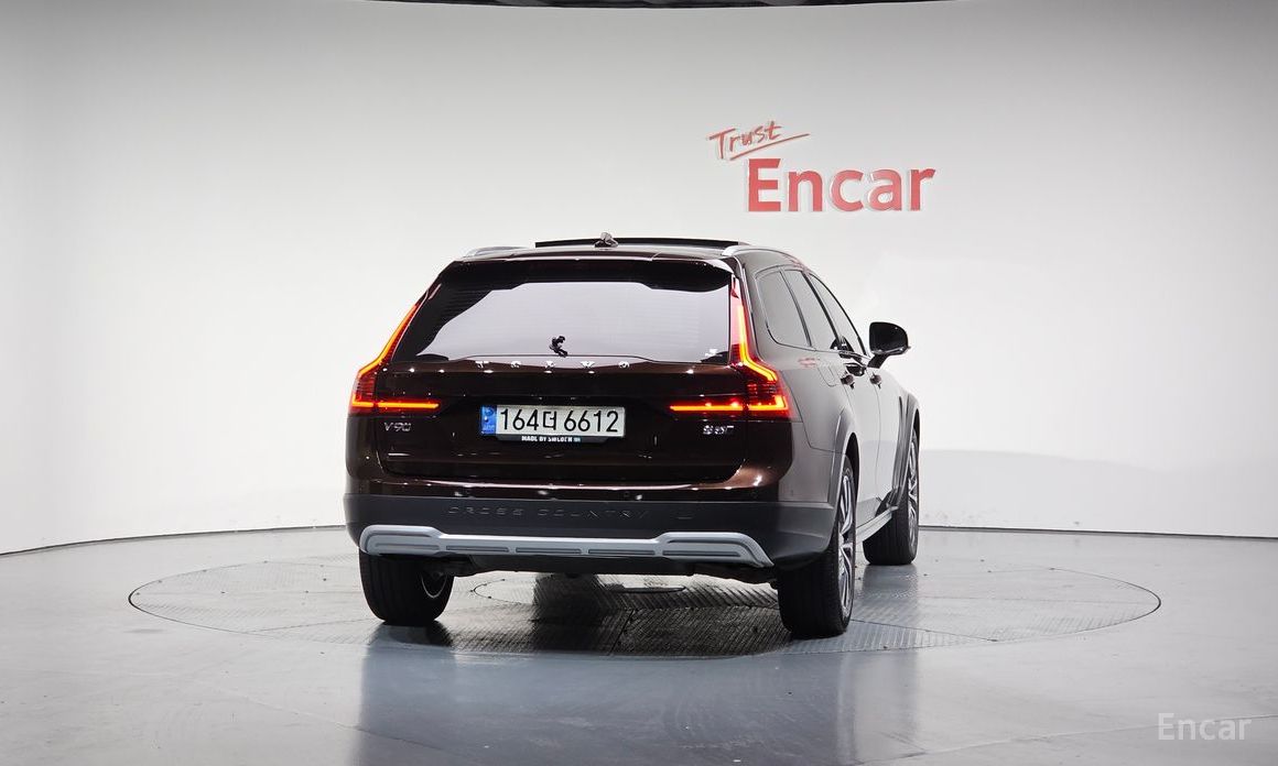  Volvo V90