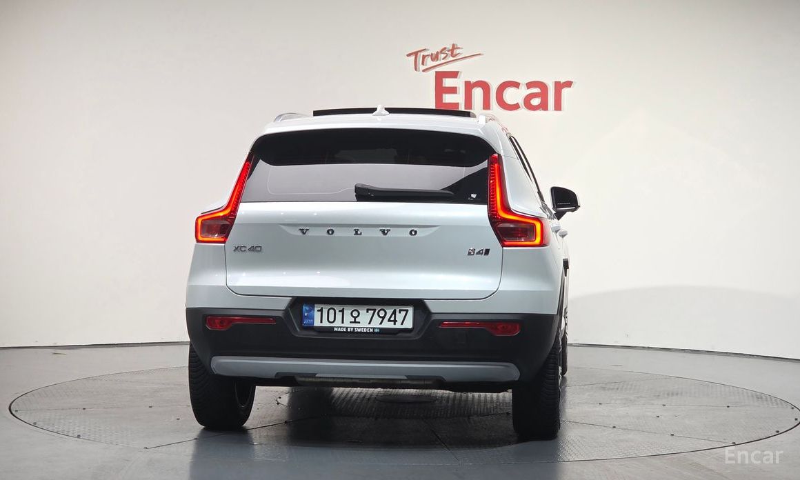  Volvo XC40