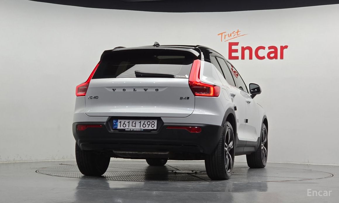  Volvo XC40