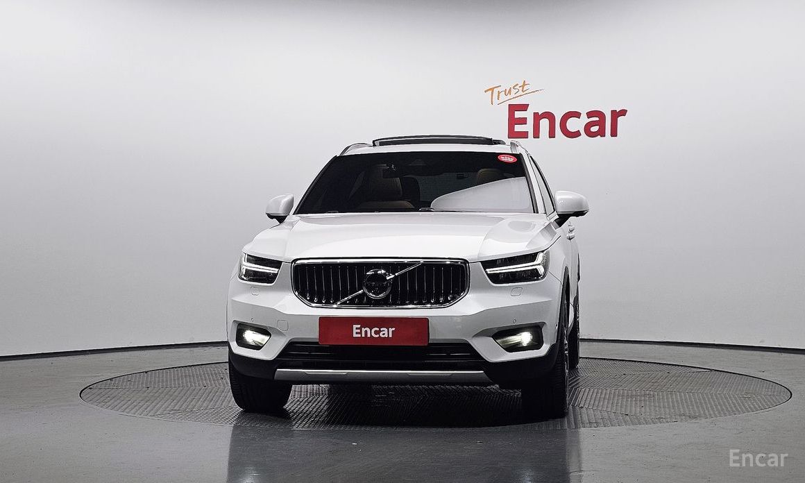  Volvo XC40