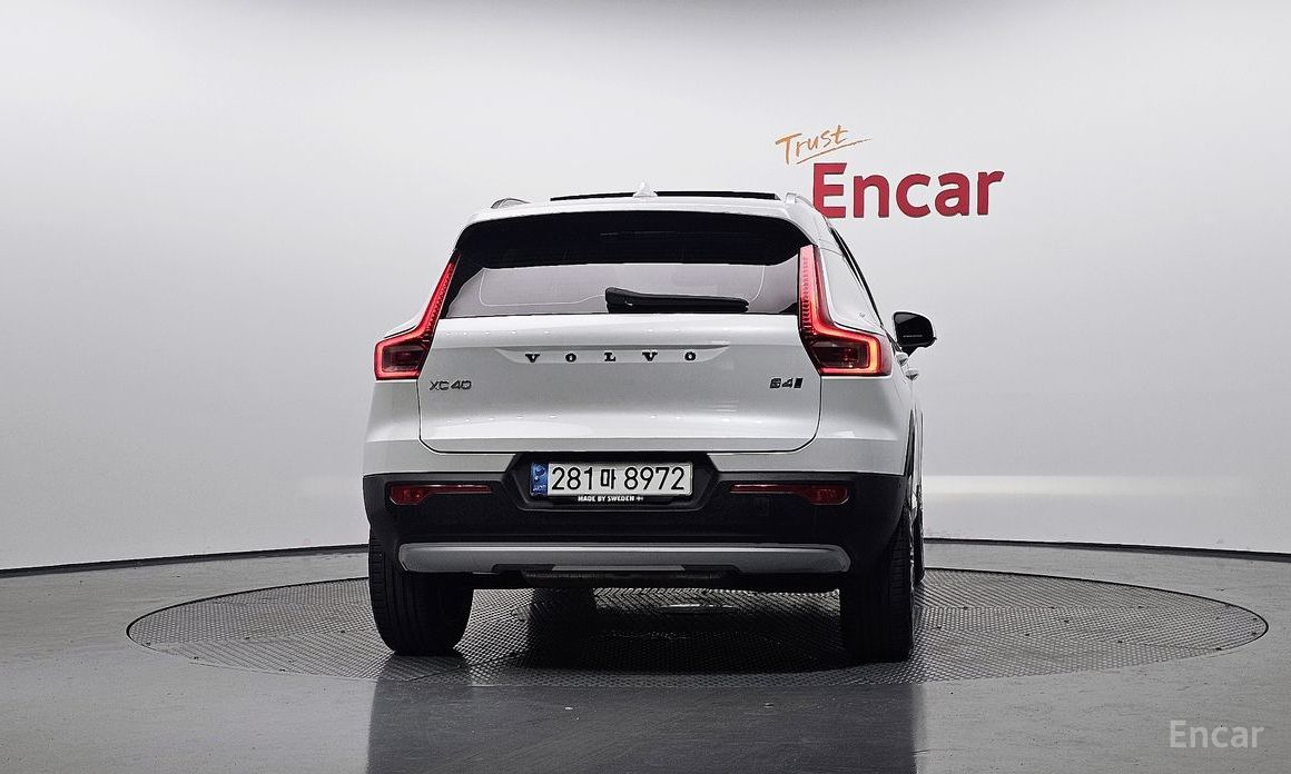  Volvo XC40