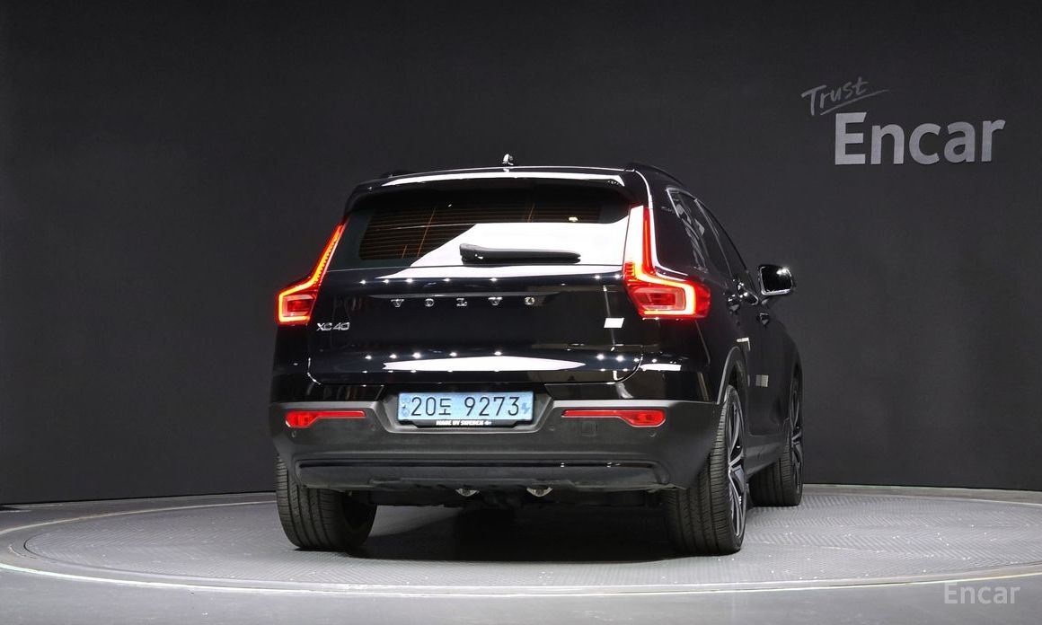  Volvo XC40