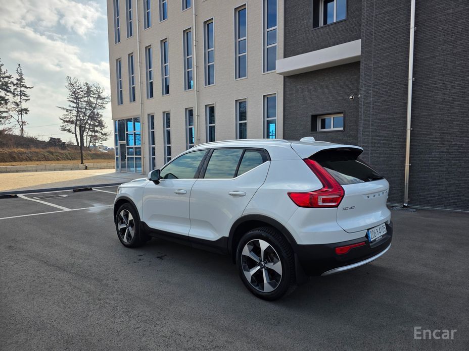  Volvo XC40