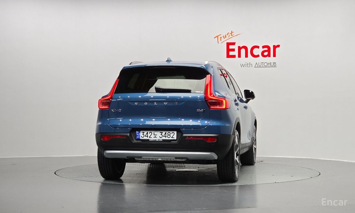  Volvo XC40