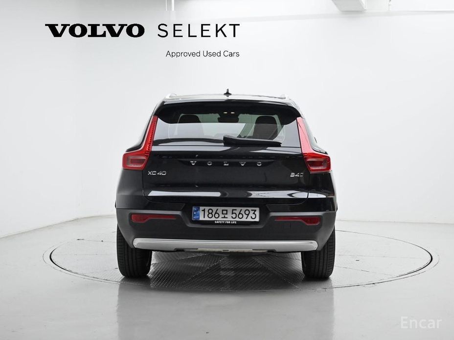  Volvo XC40