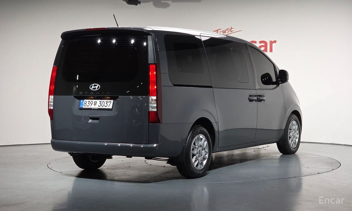 Hyundai Staria