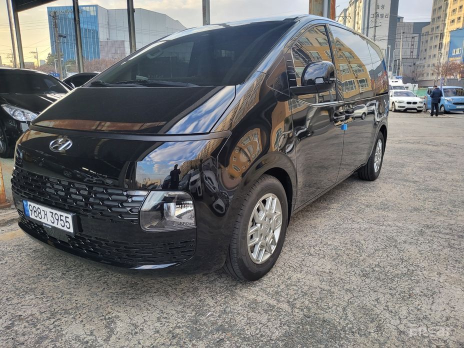 Hyundai Staria