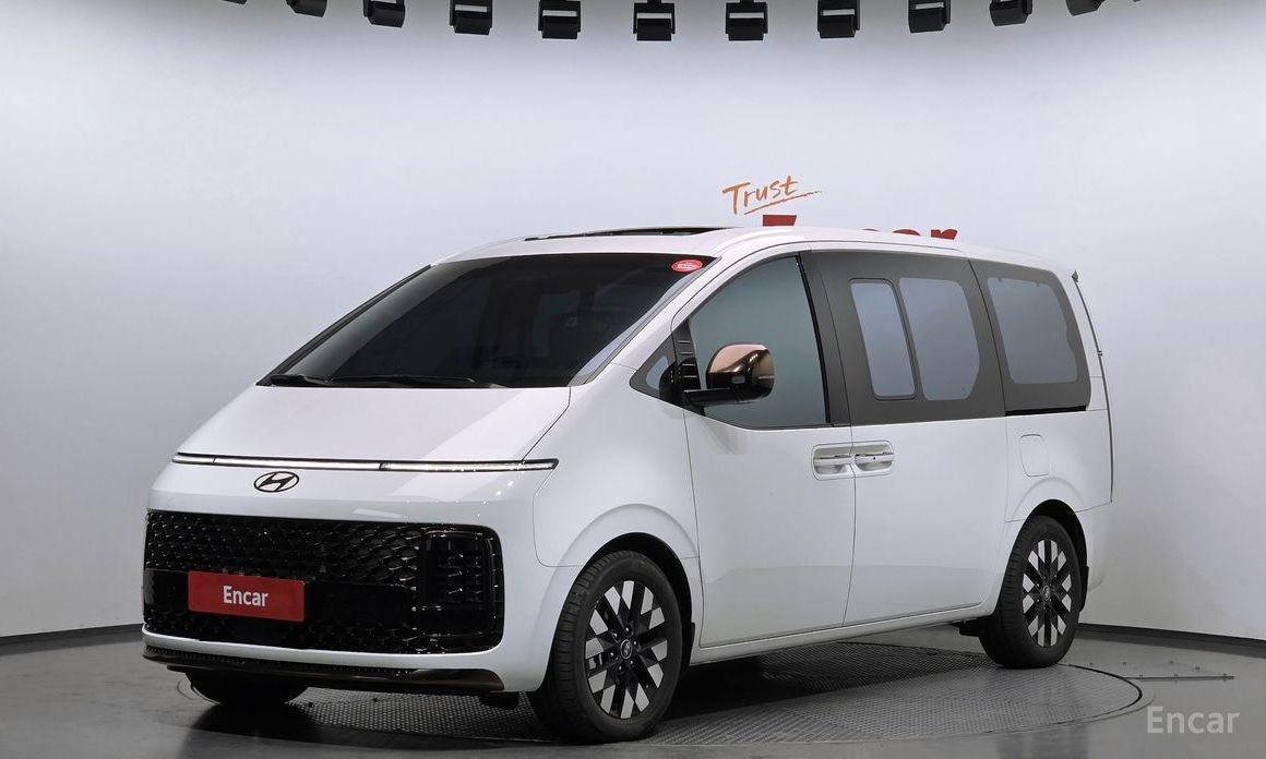 Hyundai Staria