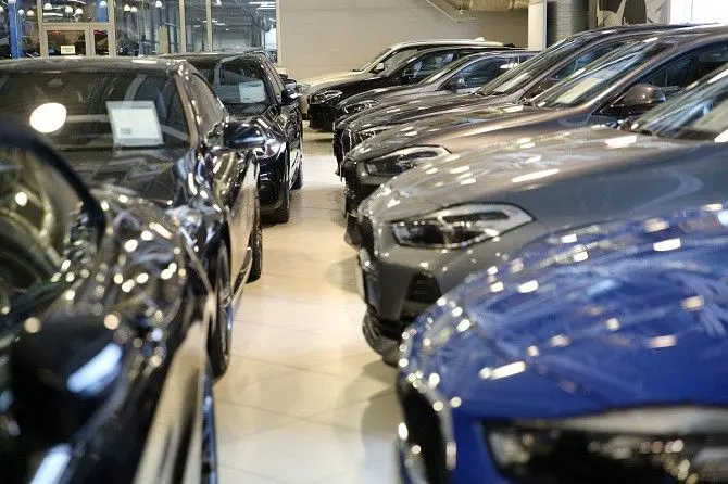 Поставки автомобилей из ОАЭ оказались под давлением из-за кризиса на Ближнем Востоке