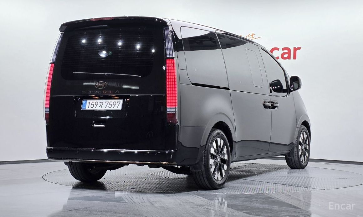 Hyundai Staria