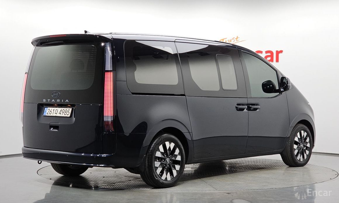 Hyundai Staria