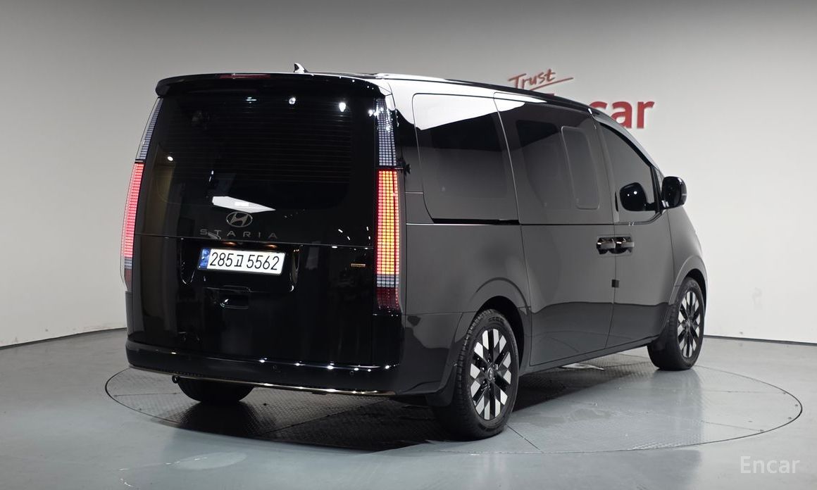 Hyundai Staria